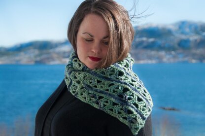 Shine Spring Cowl