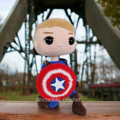 CAPTAIN AMERICA amigurumi doll