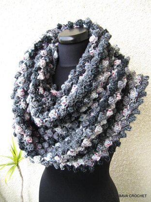 Infinity Gray Scarf With Flower Tutorial Pattern