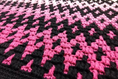 Dueling Diamonds Blanket