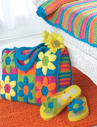 Flower Power Beach Bag in Bernat Handicrafter Cotton Solids