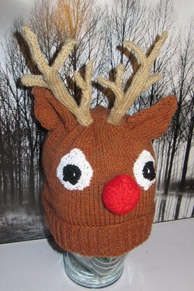 RUDOLPH REINDEER CHRISTMAS BEANIE HAT