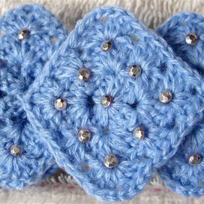 Wristlet 1: Granny Square