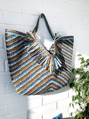 Crochet Raffia Beach Bag Pattern: Fringed Boho Tote