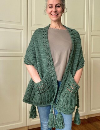 Easy Crochet Pocket Shawl Pattern: Easy Pleases-Me Pocket Shawl