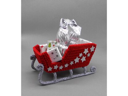 Crochet sleigh to fill - easy and versatile