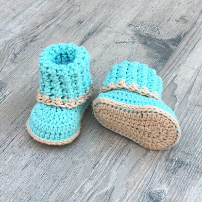 Crochet cuffed baby booties hotsell