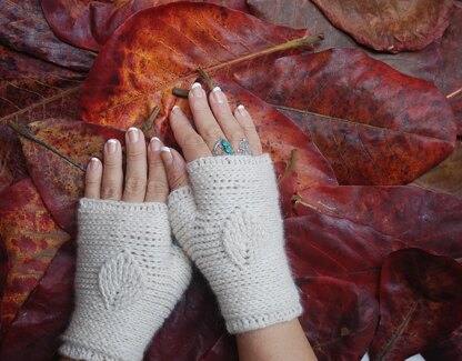 Leaf Crochet Gloves
