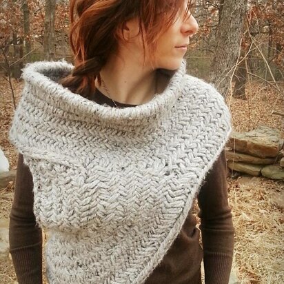 Katniss Cowl with Vest - knitting pattern