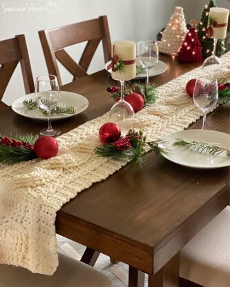 Rustic Cable Stitch Table Runner_