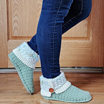 Hibernation Crochet Slipper Boots