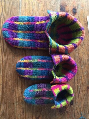 Serendipity DK Slippers 3149