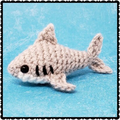 Sam the Shark Amigurumi