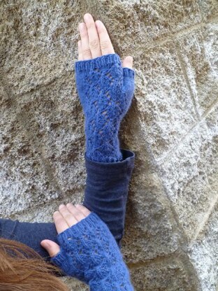 To bead or not to bead Fingerless Gloves