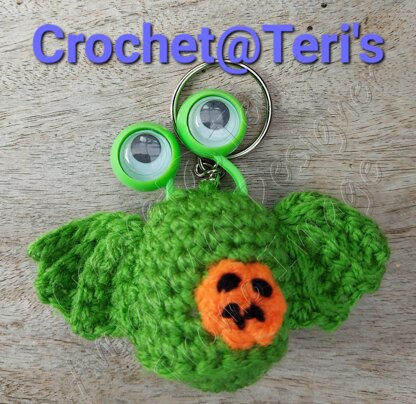 Googly Eyed Halloween Bat Keychains