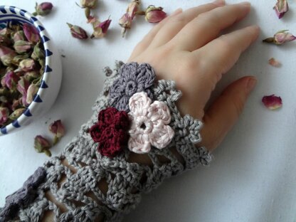 Lace Wrist Warmers