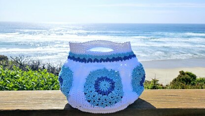 Tote By the Ocean