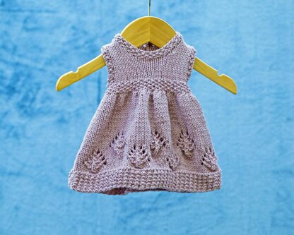 P140 Pinecone Dolls Dresses and Bonnet