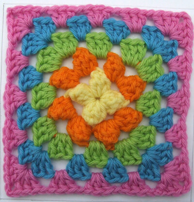 100 Bright and Colourful Granny Squares to Mix and Match