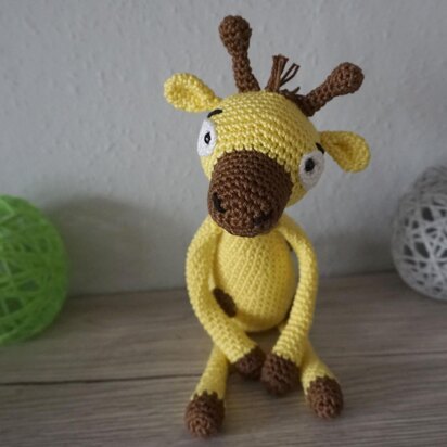 Crochet Pattern for the Giraffe Joy!