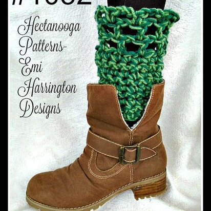 1052- GREEN LEGWARMERS