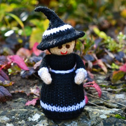 Halloween Witch Doll Knitting Pattern - Toy Knitting Pattern