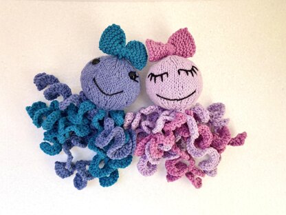 Knitted pattern octopus for newborn baby