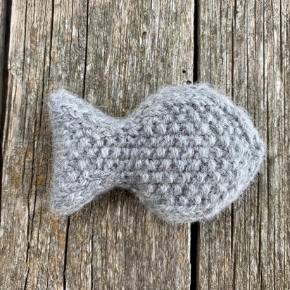 Pearl Fish Toy for Cats - knitting pattern