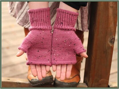 Pine Court Mitts