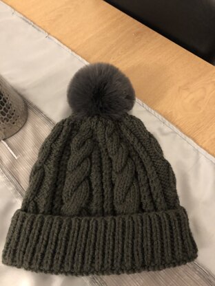 Frosty - Braided Cable Hat