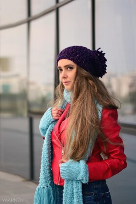 Olana knit hat with dreadlock pom