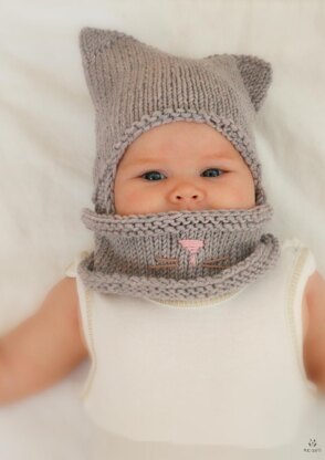 Cat earflap hat and cowl set
