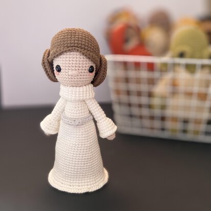 PRINCESS LEIA (POCKET) - Crochet Pattern/amigurumi