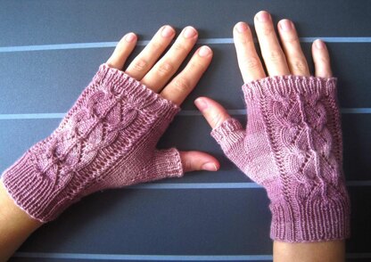 Rosa-Belle Mitts