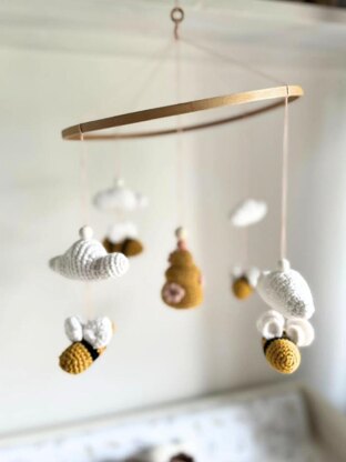 Busy Bee Baby Mobile Crochet Pattern