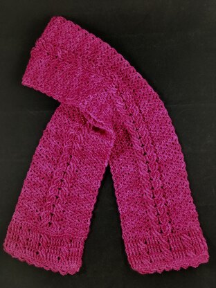LYDIA'S Cabled Scarf