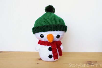 Cuddle-Sized Roly the Snowman