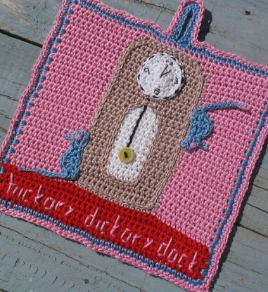 Hickory Dickory Dock mouse potholder