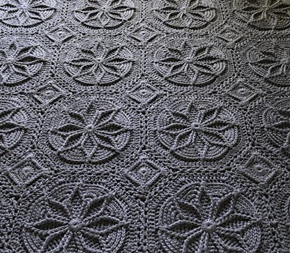 Grenoble Matelassé Afghan