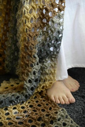 Belle Bee Shawl