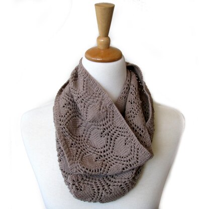 Sweet Valentine Cowl