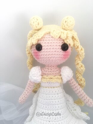 Princess Serenity (L)