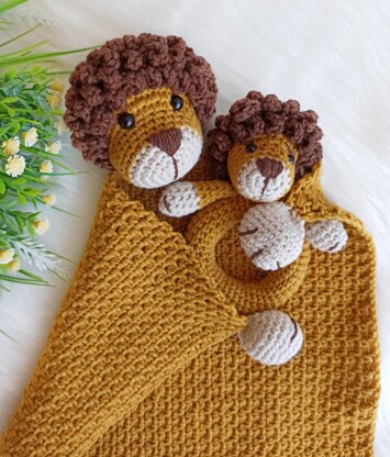 Crochet lion security blanket, crochet baby lovey pattern