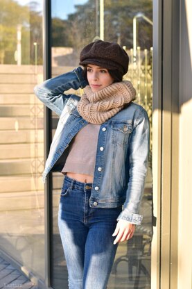 Lucky knit unisex cowl