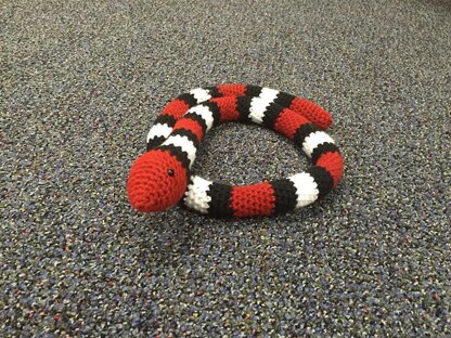 Sleepy Snake Amigurumi