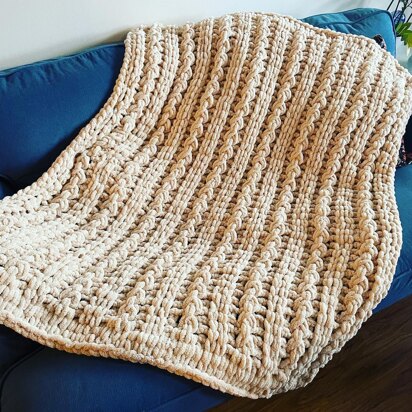 Hitch Knot Blanket