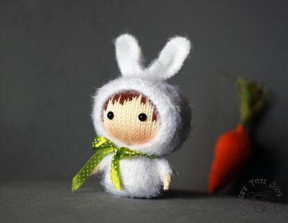 White Bunny Doll with carrot. Tanoshi series toy.