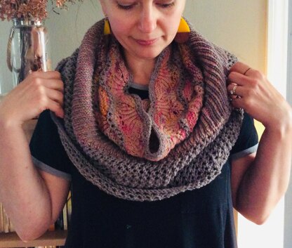 Blooming Lace Cowl