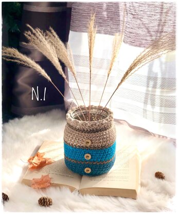 Crochet cozy for the jar
