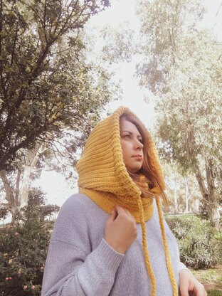 Crochet hood "Fluffy"